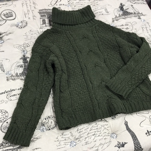 🎁Just Madison Chunky Turtleneck Cable Knit Sweater - Picture 3 of 6